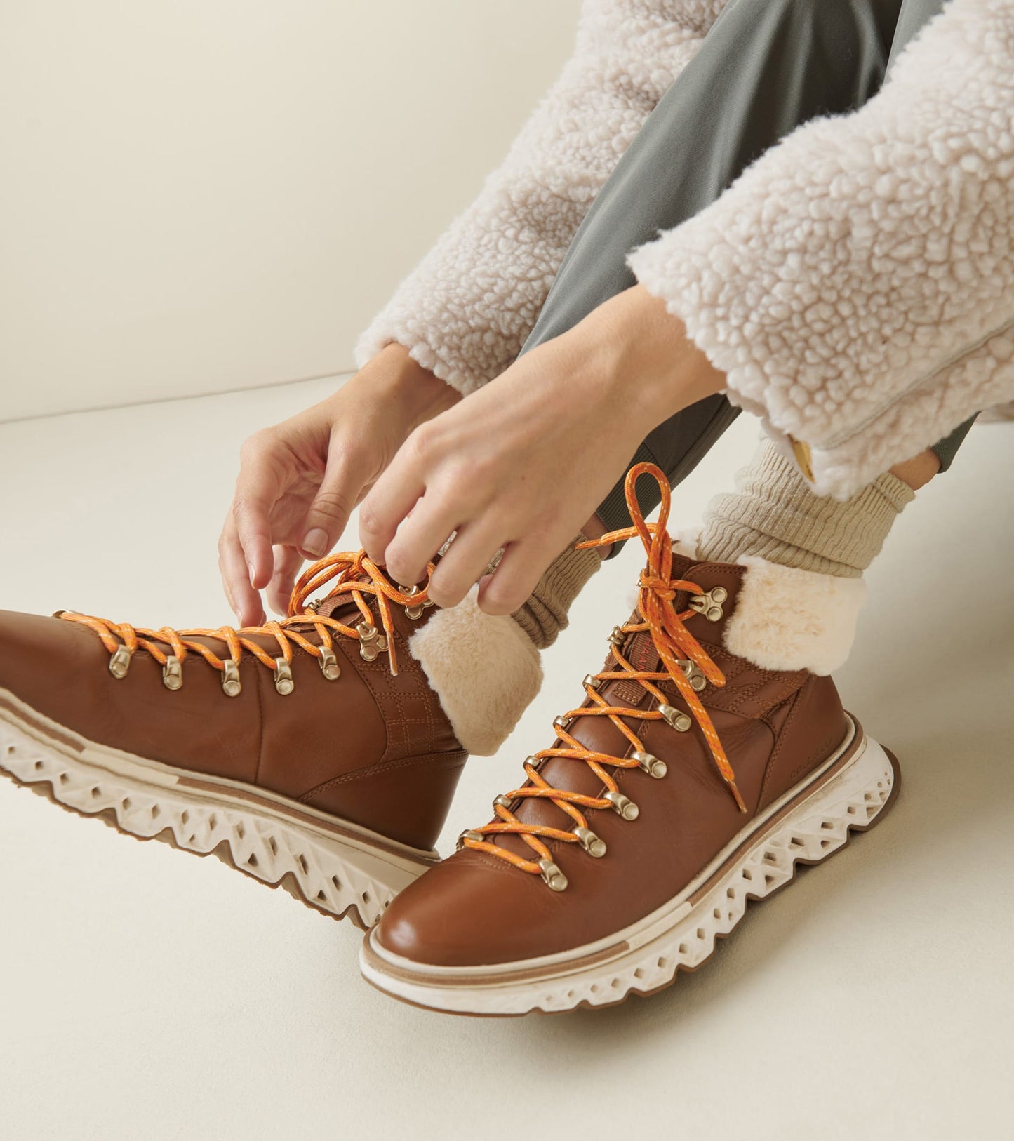 W27335:CH NEW CARAMEL/GOLDEN HONEY LEATHER/ALABASTER GLEAM WP