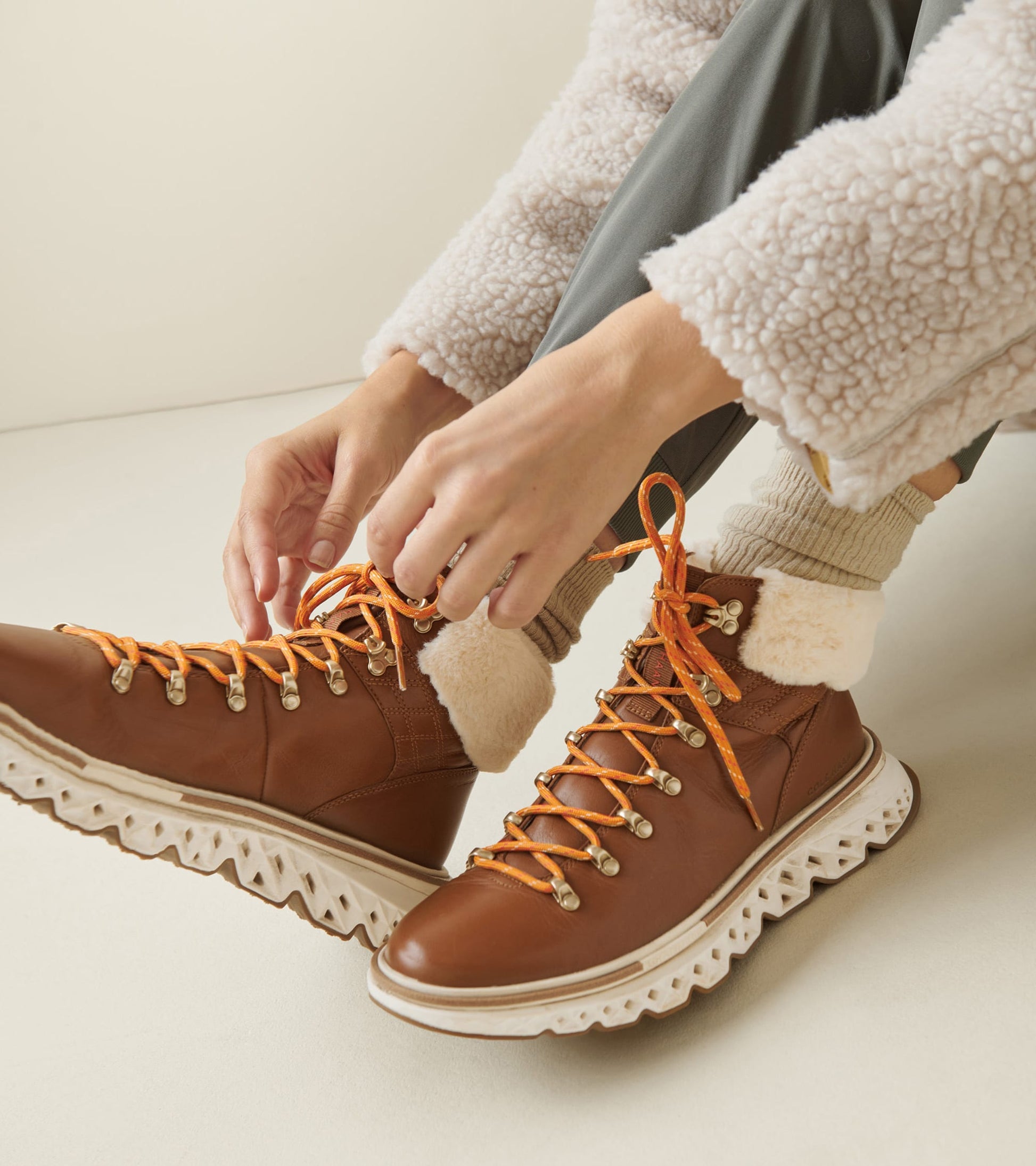 W27335:CH NEW CARAMEL/GOLDEN HONEY LEATHER/ALABASTER GLEAM WP